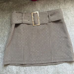 Buckle mini skirt